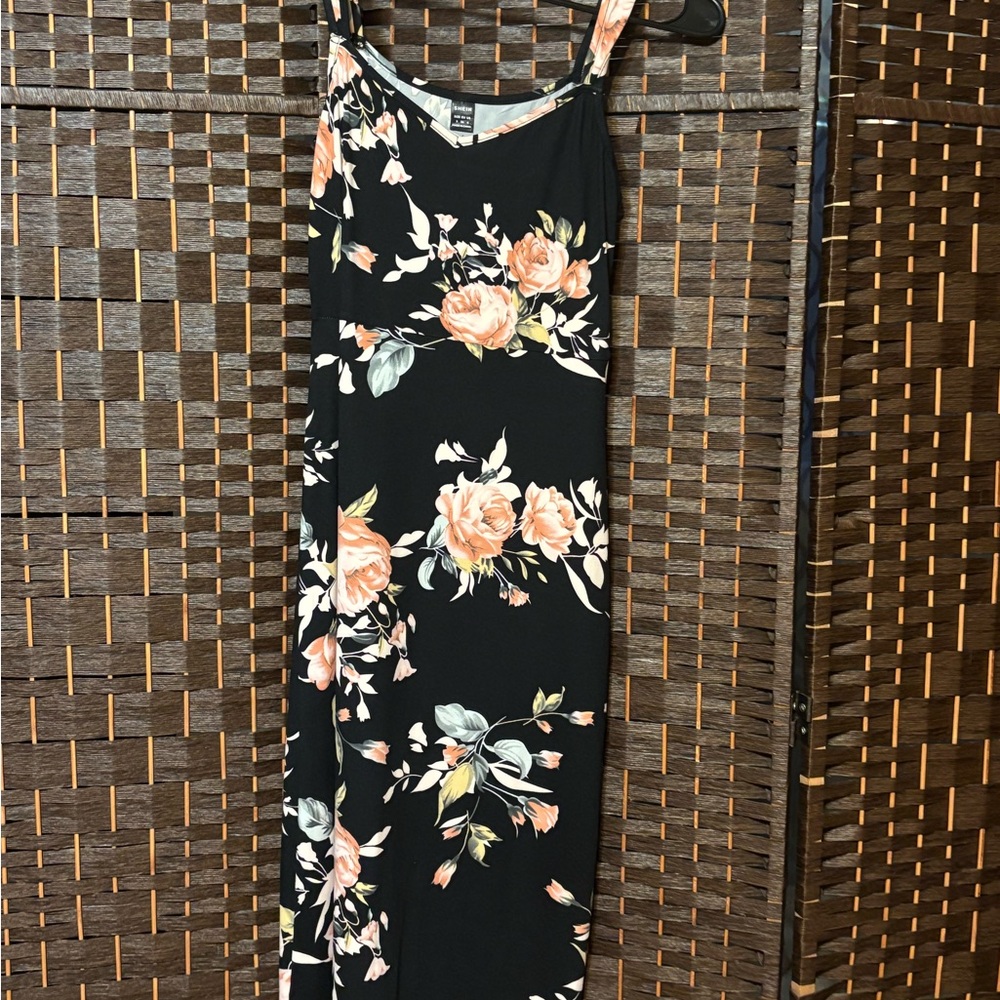 SHEIN Black Floral Maxi Dress